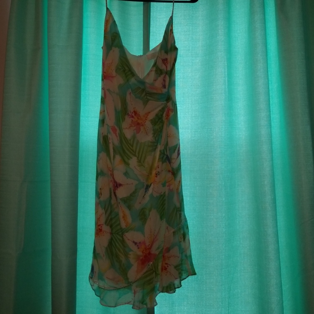 * Stunning Tropical Floral Midi Dress *